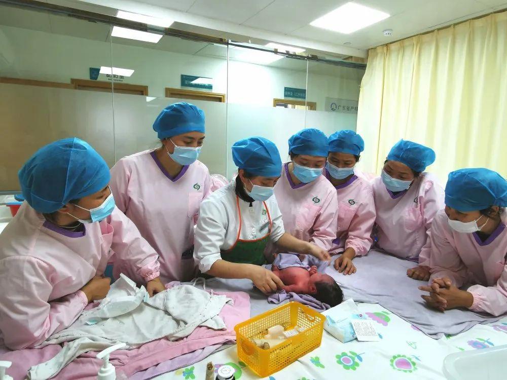 西华县妇婴监护型护送